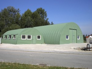 Hala semirotunda